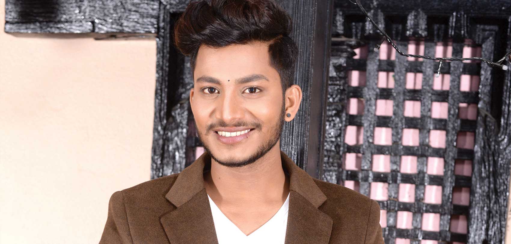 नाजिर हुसेन : एक मामुली ठिटो, जो नायकको व्याकरण बदल्दैछन्